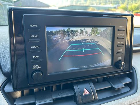 Used 2019 Toyota RAV4 XLE w/ Convenience Package AWD/4WD image 11