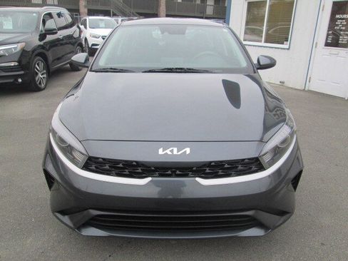 Used 2023 Kia Forte LXS image 2