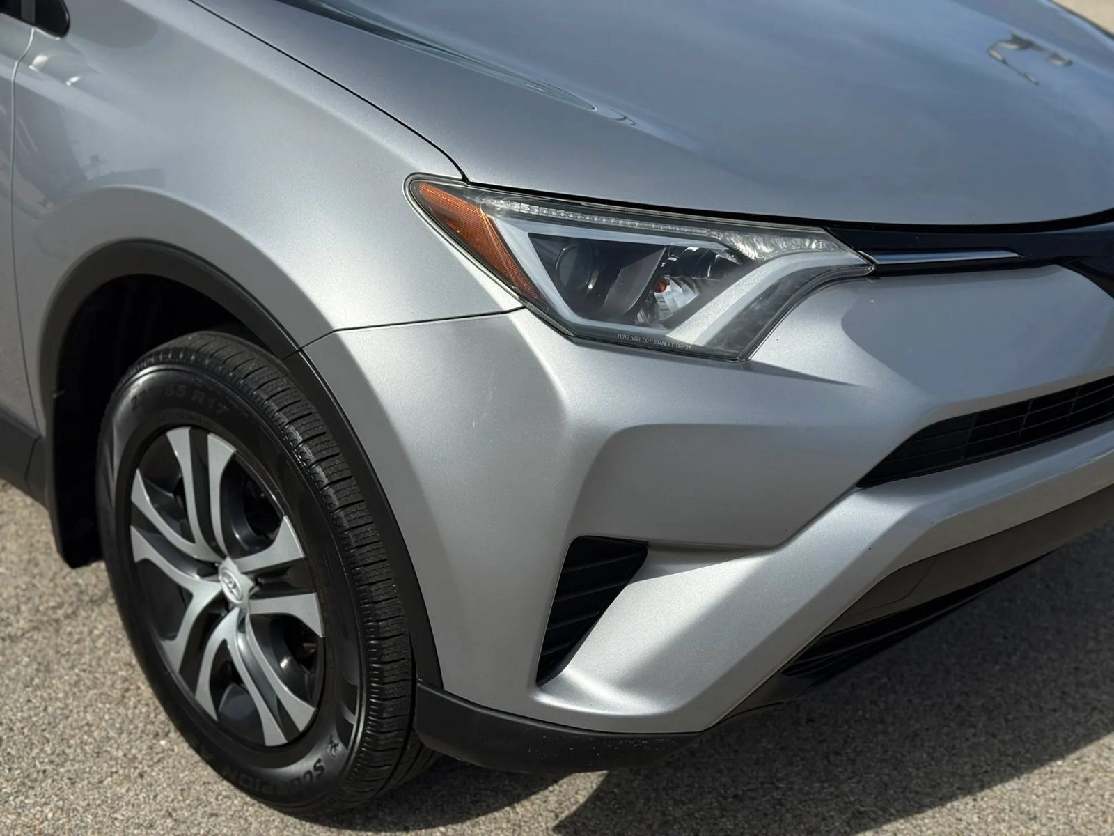 Used 2017 Toyota RAV4 LE w/ All Weather Liner Package AWD/4WD image 32