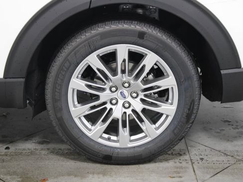 New 2026 Ford Explorer Platinum image 17