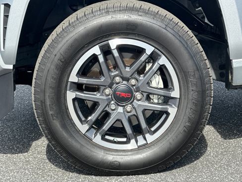 Used 2024 Toyota Tacoma TRD Off-Road image 27