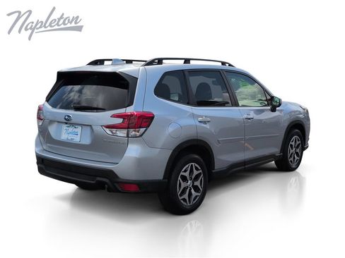 Used 2023 Subaru Forester Premium AWD/4WD image 6