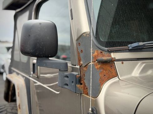 Used 2004 Jeep Wrangler Sahara w/ Dual Top Group image 16