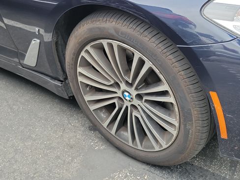 Used 2019 BMW 530e RWD image 4