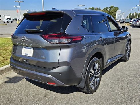 Used 2023 Nissan Rogue SL w/ SL Premium Package image 13