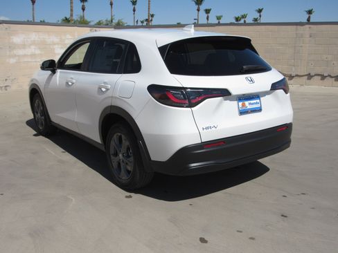 New 2026 Honda HR-V LX image 4