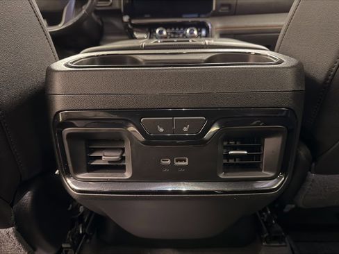 Used 2022 GMC Sierra 1500 AT4 w/ AT4 Preferred Package image 9