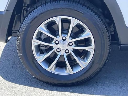 Used 2021 Jeep Cherokee Latitude Lux image 12