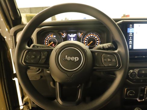 New 2025 Jeep Gladiator Sport image 11