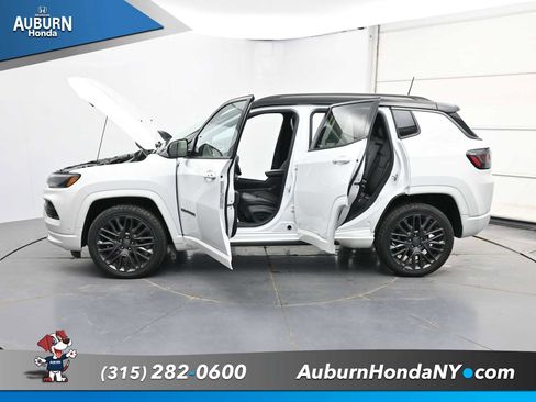 Used 2022 Jeep Compass High Altitude AWD/4WD image 36
