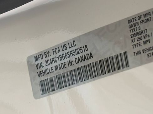 Used 2025 Chrysler Pacifica Select FWD image 28