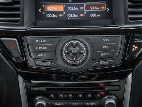 Used 2017 Nissan Pathfinder S image 19