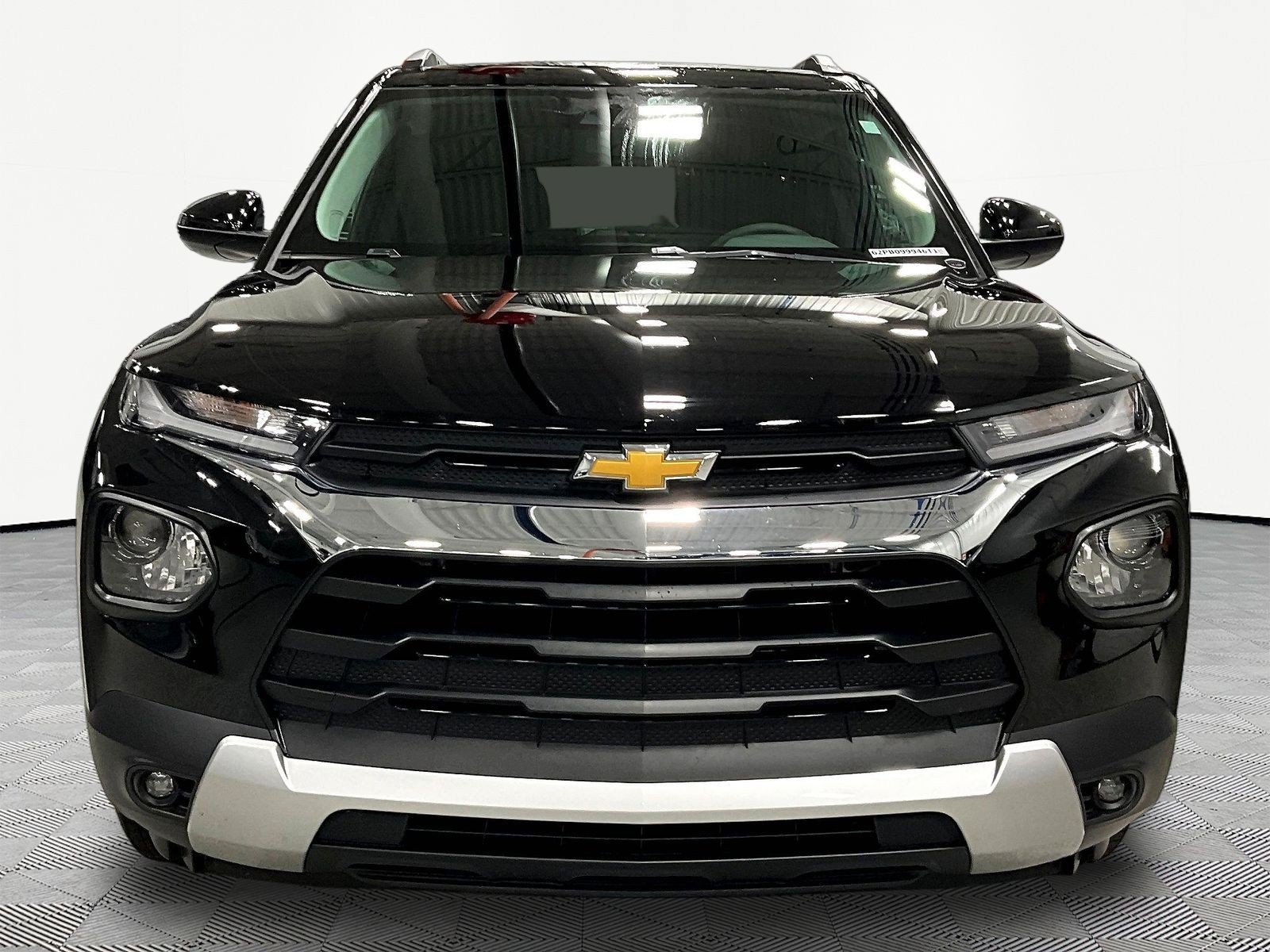 Used 2023 Chevrolet TrailBlazer LT FWD image 2