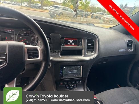 Used 2013 Dodge Charger SE RWD image 10