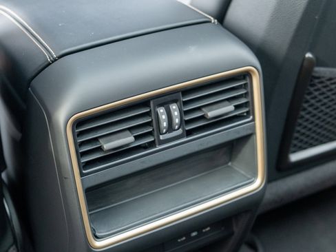 Certified 2025 Porsche Cayenne S image 39