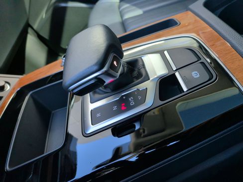 Used 2023 Audi Q5 2.0T Premium w/ Convenience Package image 25