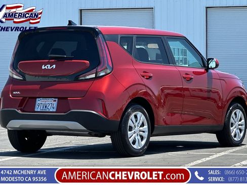 Used 2025 Kia Soul LX FWD image 4