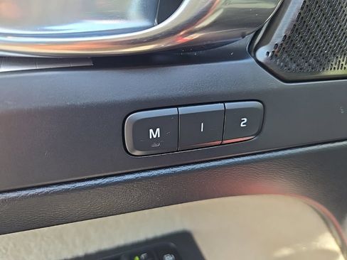 Used 2019 Volvo XC40 T5 Momentum AWD/4WD image 26