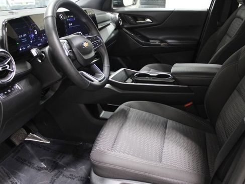Used 2025 Chevrolet Equinox LT image 22