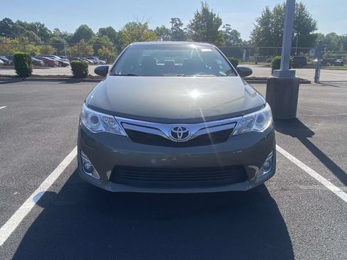 Used 2012 Toyota Camry XLE w/ Convenience Pkg FWD image 2
