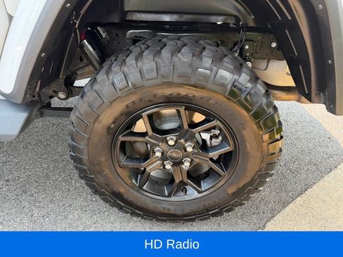 Certified 2025 Jeep Gladiator Mojave AWD/4WD image 15