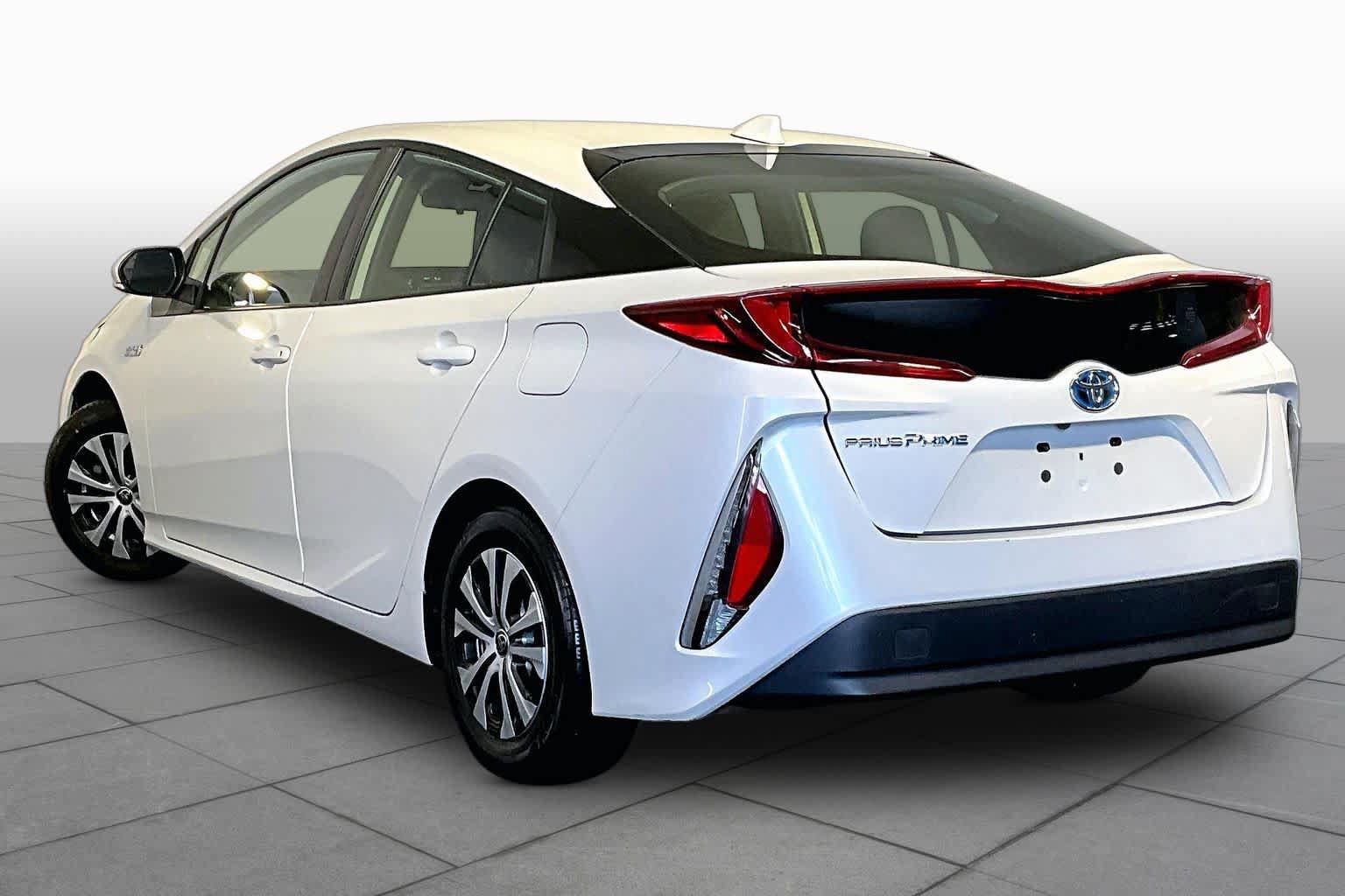 Used 2022 Toyota Prius Prime LE FWD image 12