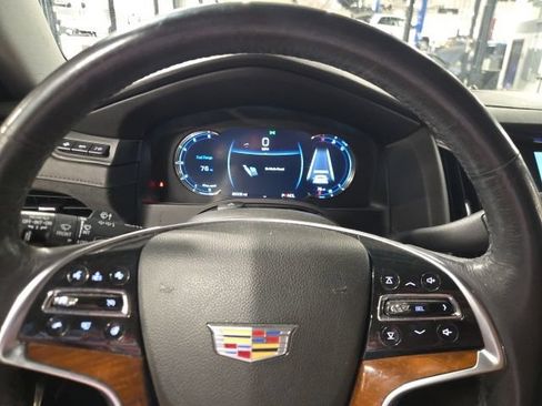 Used 2020 Cadillac Escalade Premium Luxury AWD/4WD image 16