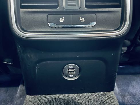 Used 2017 Porsche Macan AWD/4WD image 39
