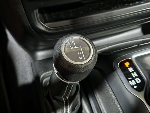 Used 2021 Jeep Gladiator Overland image 41