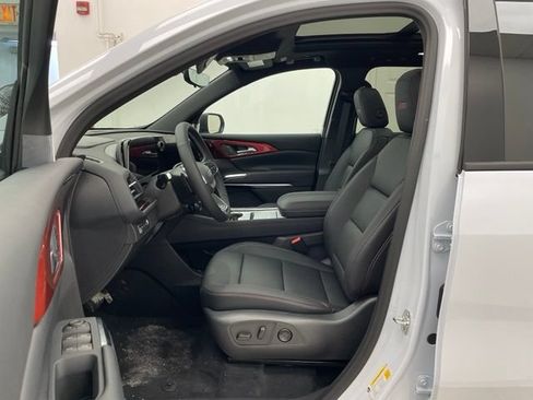 New 2026 Chevrolet Traverse Z71 w/ Driver Confidence Package AWD/4WD image 9