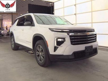 Used 2024 Chevrolet Traverse LT
