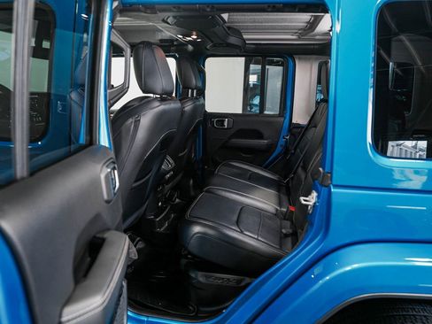 Used 2022 Jeep Wrangler Unlimited Sahara w/ Cold Weather Group image 28