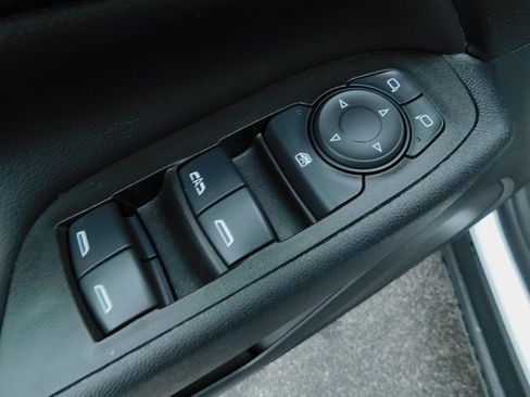 Used 2021 Chevrolet Equinox LT image 27