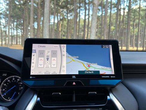 Used 2021 Toyota Venza Limited w/ Advanced Technology Package image 5