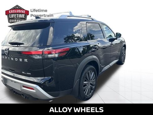 Certified 2025 Nissan Pathfinder SL w/ SL Premium Package AWD/4WD image 7