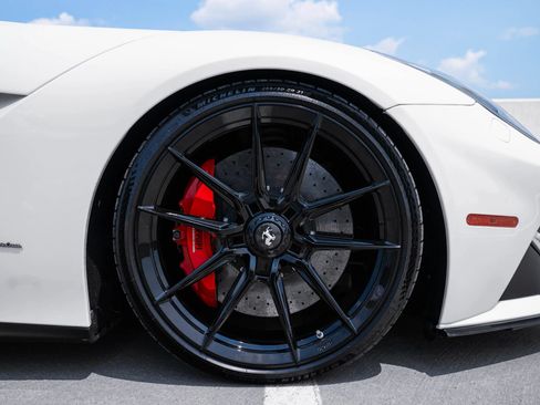 Used 2015 Ferrari F12 Berlinetta RWD image 11