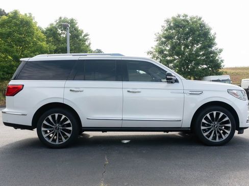 Used 2019 Lincoln Navigator Select w/ Technology Package RWD image 15