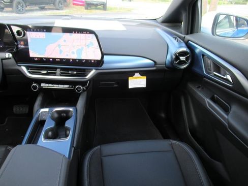 New 2025 Chevrolet Equinox EV LT w/ Convenience Package image 14