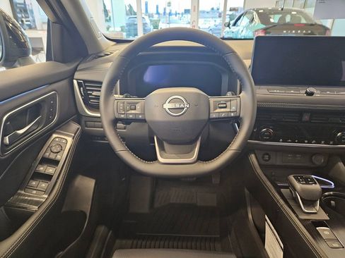 New 2026 Nissan Rogue Platinum image 18