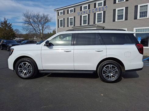 Used 2025 Ford Expedition Active image 8