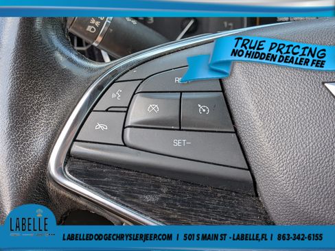 Used 2022 Cadillac XT5 Premium Luxury w/ Technology Package FWD image 24