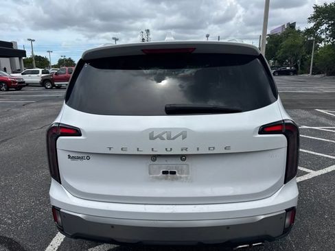 Used 2023 Kia Telluride EX w/ EX Captain's Chair Package FWD image 5