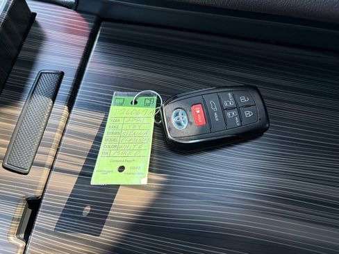 Certified 2021 Toyota Sienna Platinum image 22