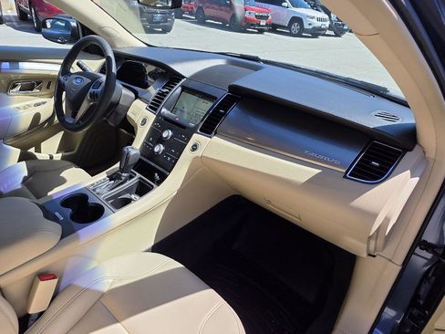Used 2018 Ford Taurus SEL w/ Equipment Group 201A FWD image 12