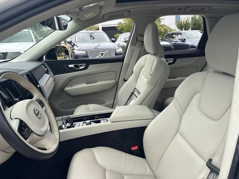 Certified 2025 Volvo XC60 B5 Plus w/ Protection Package Premier AWD/4WD image 17