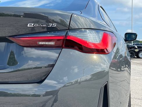 Used 2023 BMW i4 eDrive35 RWD image 12
