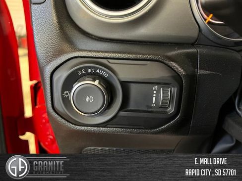 Used 2023 Jeep Wrangler Unlimited Sahara AWD/4WD image 30