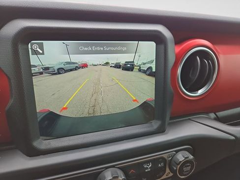 Used 2022 Jeep Gladiator Rubicon w/ LED Lighting Group AWD/4WD image 28