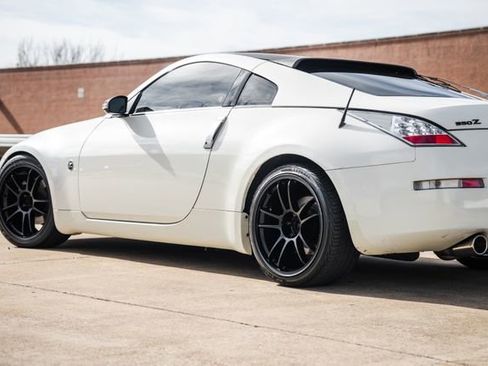 Used 2006 Nissan 350Z Coupe w/ (N93) Cargo Convenience Pkg image 43