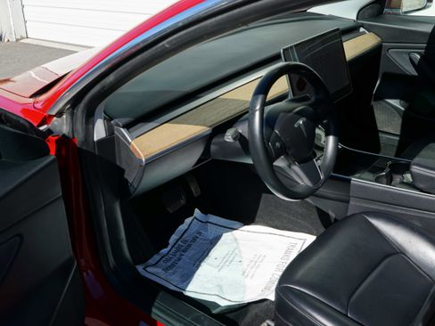 Used 2018 Tesla Model 3 Mid Range RWD image 31